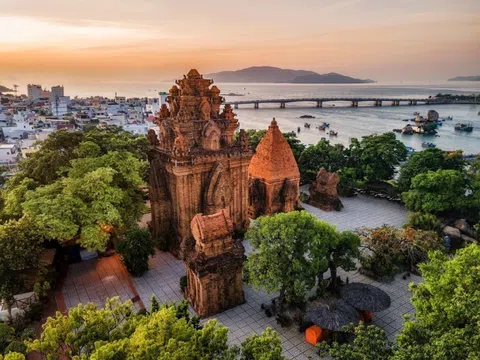 Các nhân tố ảnh hưởng đến ý định lựa chọn du lịch xanh của khách du lịch khi đến Khánh Hòa(*)