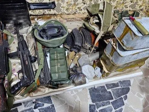 Israel đột kích xuyên đêm vào Syria, thu giữ kho vũ khí lớn
