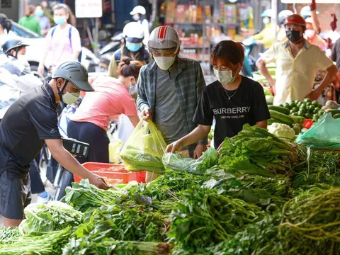 Giảm trừ 4,4 triệu đồng/tháng sao đủ nuôi con ở TP.HCM, Hà Nội?