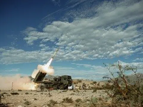 Siêu pháo phản lực mới của Mỹ uy lực gấp đôi "hỏa thần" HIMARS
