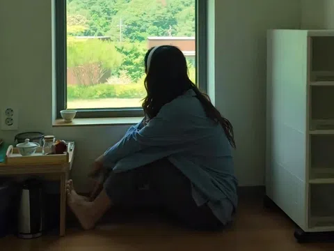 Cô gái Việt chi hơn 2,8 triệu đồng để "ở tù" 24 giờ tại Hàn Quốc