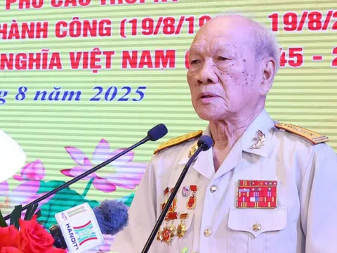 Người cán bộ 96 tuổi xúc động kể về thời khắc nghe Bác Hồ đọc Tuyên ngôn Độc lập