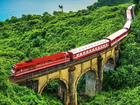 Đột phá với những đoàn tàu 5 sao, Tổng Công ty Đường sắt Việt Nam báo lãi gấp đôi trong quý 2/2025