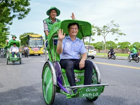 Độc đáo Grab xích lô ở thành phố di sản