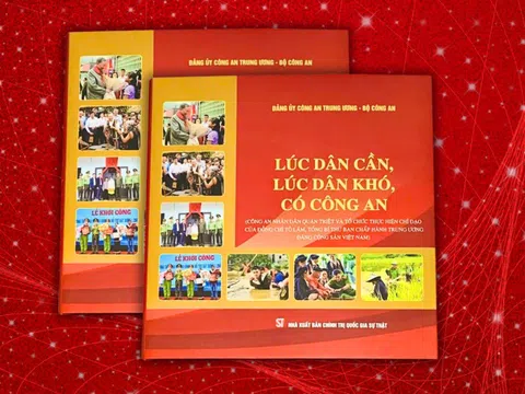 Ra mắt cuốn sách 'Lúc dân cần, lúc dân khó, có Công an'