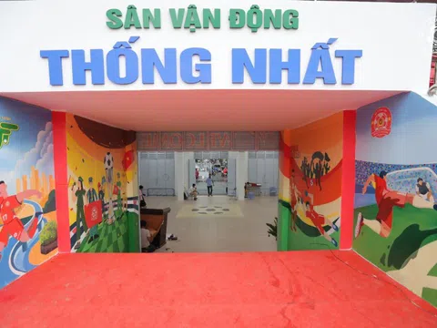 Sân Thống Nhất khoác áo mới chào đón 'biểu tượng trở lại'