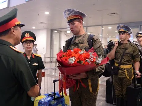 Đoàn quân nhân Nga đến Việt Nam dự diễu binh ngày Quốc khánh 2-9