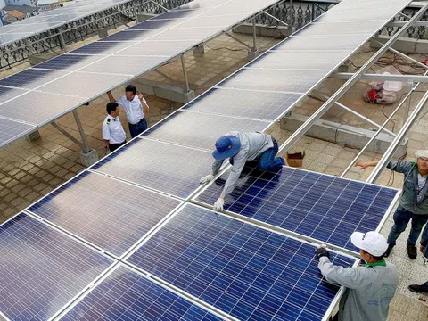 Bộ Công Thương đề xuất hỗ trợ lắp điện mặt trời mái nhà, không lưu trữ được tối đa 1,5 triệu đồng