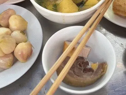Nàng dâu Nam Bộ lần đầu ăn cỗ cưới ở miền Bắc, bất ngờ thấy món lạ trên mâm