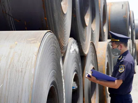 Đua nhập thép khổ rộng từ Trung Quốc để né thuế?