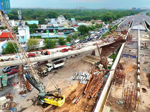 Nút giao An Phú nguy cơ trễ 12 tháng: Có phải rất ít người đang thi công trên công trường?