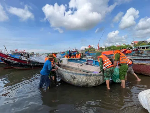 Bão số 5 “áp sát” miền Trung: Quảng Trị khẩn cấp di dời dân, sơ tán du khách đảo Cồn Cỏ