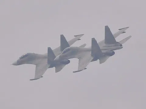 "Hổ mang chúa" Su30-MK2 bay qua Quảng trường Ba Đình