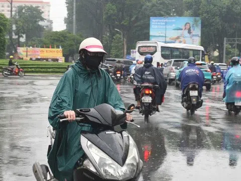Thời tiết TP HCM hôm nay, 24-8: Người dân đề phòng sét, lốc xoáy