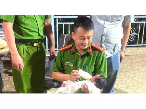 Bé trai sơ sinh để ở cổng chùa với mảnh giấy ghi "Tội lỗi này cả đời mẹ không thể rửa được"