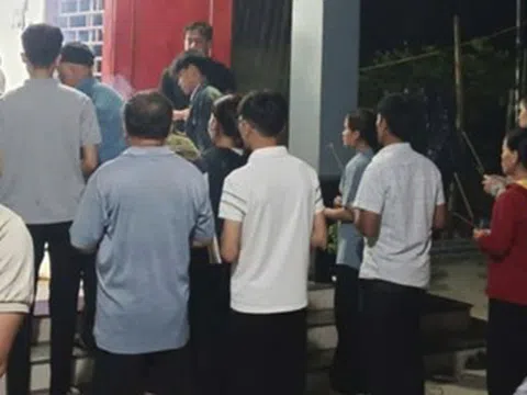 Gia cố mái nhà chống bão, điện giật khiến chồng tử vong, vợ và con bị thương