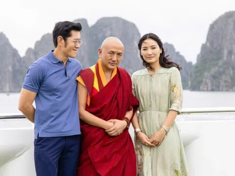 Quốc vương Bhutan nghỉ phòng Tổng thống trên du thuyền thăm vịnh Hạ Long