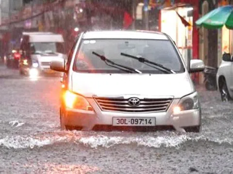Vì sao bão số 5 đổ bộ miền Trung nhưng lại gây mưa lớn khủng khiếp tại Hà Nội?