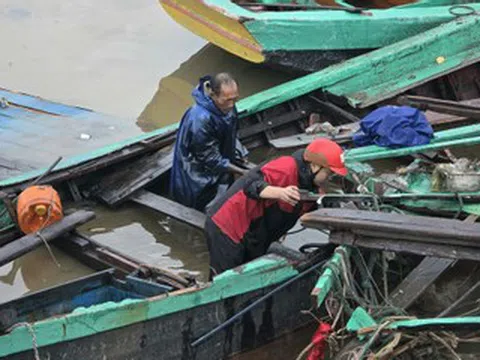 Câu nói cay đắng của người đàn ông Hà Tĩnh khi nhìn khối tài sản bị bão 'vò nát'