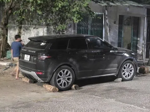 Điều tra vụ việc ô tô tông xe máy, bỏ chạy rồi tiếp tục gây tai nạn
