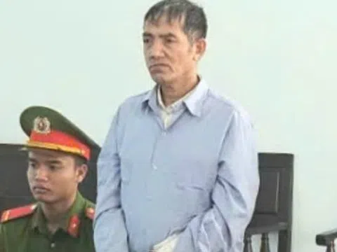 Người mẹ chết lặng khi phát hiện con gái nhỏ bị hàng xóm xâm hại