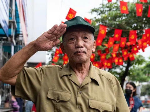 Cựu binh 81 tuổi: Thay mặt đồng đội đã hy sinh, tôi đi xem diễu binh 2-9, ngắm đất nước giàu đẹp