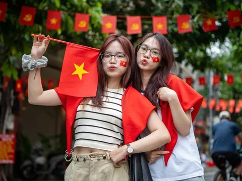 Quán cà phê Hà Nội bán chỗ ngồi 250.000 đồng xem tổng hợp luyện A80