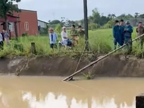 Đôi nam nữ lao xuống kênh sau trận cãi vã giữa đêm