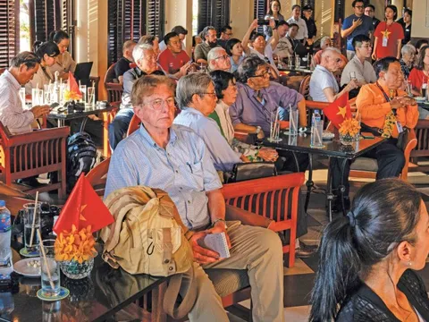 Nhà báo nước ngoài kể về Đổi mới