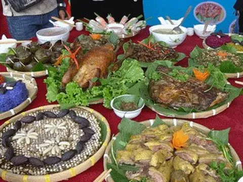Mâm cỗ Tết tháng 7 âm ở Tây Bắc đầy đặc sản lạ, khách mê nhất một món