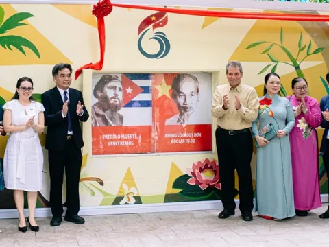 Tuổi trẻ TP.HCM điểm tô 'di sản nhỏ' trong quan hệ Việt Nam - Cuba