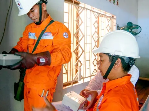 EVN giải thích nguyên nhân gây lỗ 44.000 tỉ đồng, giá bán lẻ điện bán thấp hơn giá thành