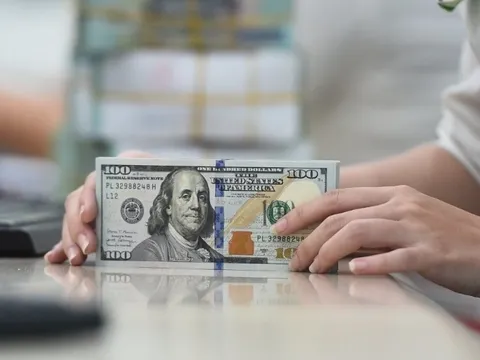 Sử dụng mô hình ARIMA để dự báo tỉ giá hối đoái VNĐ/USD