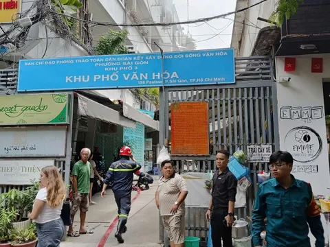 Cháy căn hộ ở trung tâm TP HCM, hàng chục cảnh sát được điều động