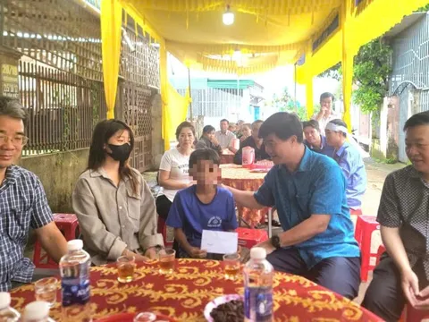 Lãnh đạo tỉnh Đắk Lắk biểu dương cháu trai dũng cảm cứu bạn trong vụ thảm án