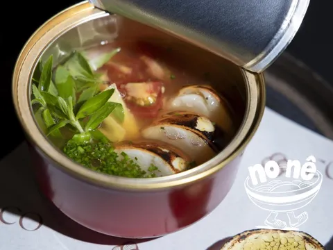 Mì gói trong bữa ăn giá 3,5 triệu đồng/người ở TP.HCM