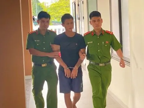 Người đàn ông cầm dao xông vào trụ sở, chém bị thương Phó trưởng Công an xã