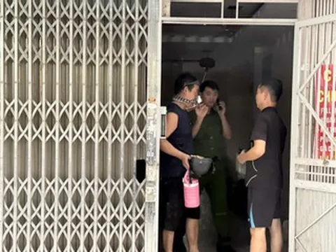 Cháy chung cư mini ở Hà Nội, mùi khét nồng nặc, người dân hoảng loạn