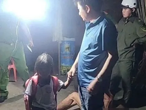 Bé gái 6 tuổi bị gã lạ mặt dụ dỗ, chở đi, công an xuyên màn đêm truy tìm