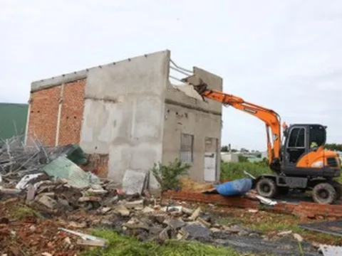 Bỏ gần 800 triệu vì tin lời 'hứa', thanh niên cay đắng nhìn căn nhà bị cưỡng chế