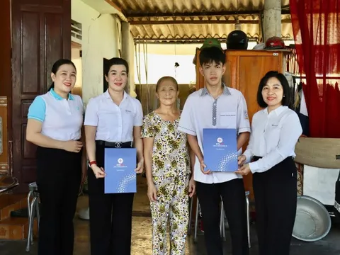 Hành trình "Mẹ đỡ đầu - Kết nối yêu thương" của Điện lực Quảng Trị