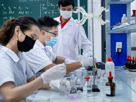 Phát triển khoa học công nghệ ở các trường đại học tại Việt Nam hiện nay