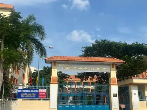 Điều tra một nam sinh lớp 8 ở TP HCM rơi lầu nguy kịch