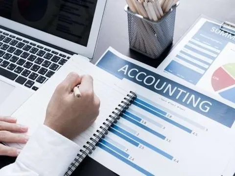 Tác động của kế toán quản trị chiến lược đến hiệu quả môi trường trong các doanh nghiệp sản xuất tại TP. Hồ Chí Minh: Vai trò trung gian của quản trị nguồn nhân lực xanh