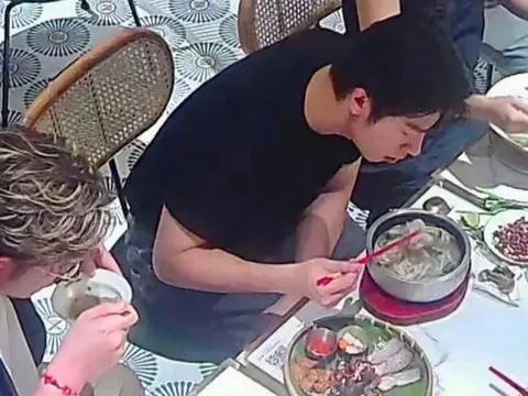 Hứa Quang Hán và loạt sao mê món cuốn, phở Việt, nửa đêm vẫn đi ăn