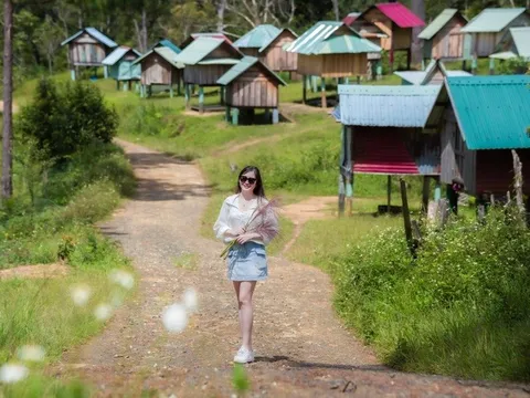 Làng nhỏ ở Măng Đen bỗng gây sốt, giới trẻ đổ xô check-in cùng kho lúa