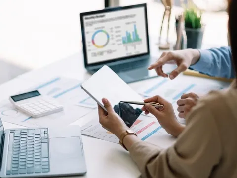 Các nhân tố ảnh hưởng đến quyết định lựa chọn đơn vị cung cấp dịch vụ kế toán của các doanh nghiệp tại TP. Hồ Chí Minh