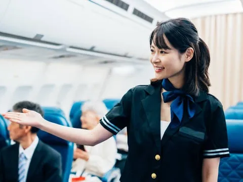 Hành khách nam bị cáo buộc tấn công tình dục phụ nữ trên máy bay