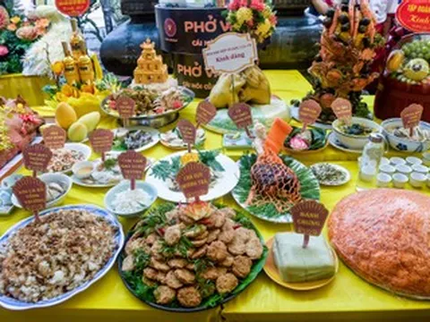 Điều đặc biệt trong mâm cỗ ‘cửu trùng’ tại lễ hội đền Trần ở Ninh Bình