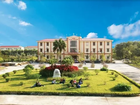 Tác động của truyền thông tuyển sinh và thương hiệu trường đến quyết định nhập học của sinh viên Trường Đại học Thành Đông